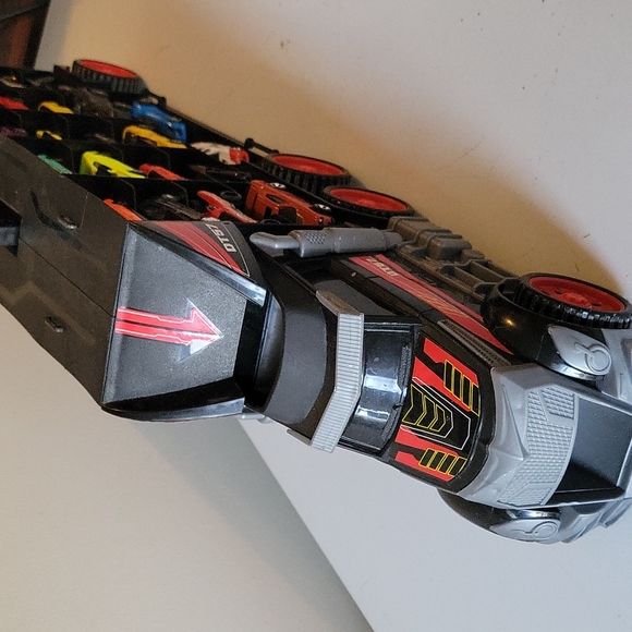 Truck Load with 44 cars - Picture 4 of 9